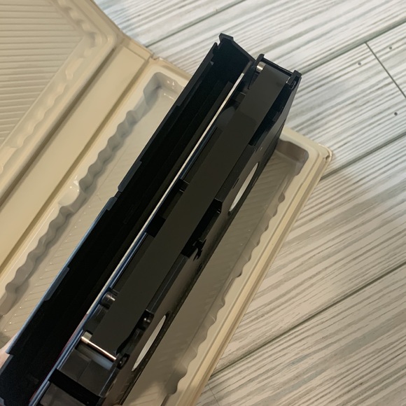 Disneys 1992 Aladdin VHS tape - Picture 7 of 9